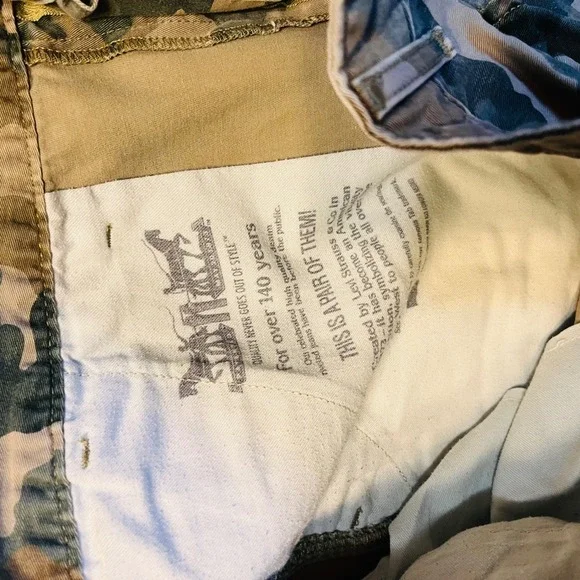 Levis Mens Camo Cargo Shorts Green Brown Woodland Camouflage Multi Pocket Sz. 40 - Picture 7 of 7